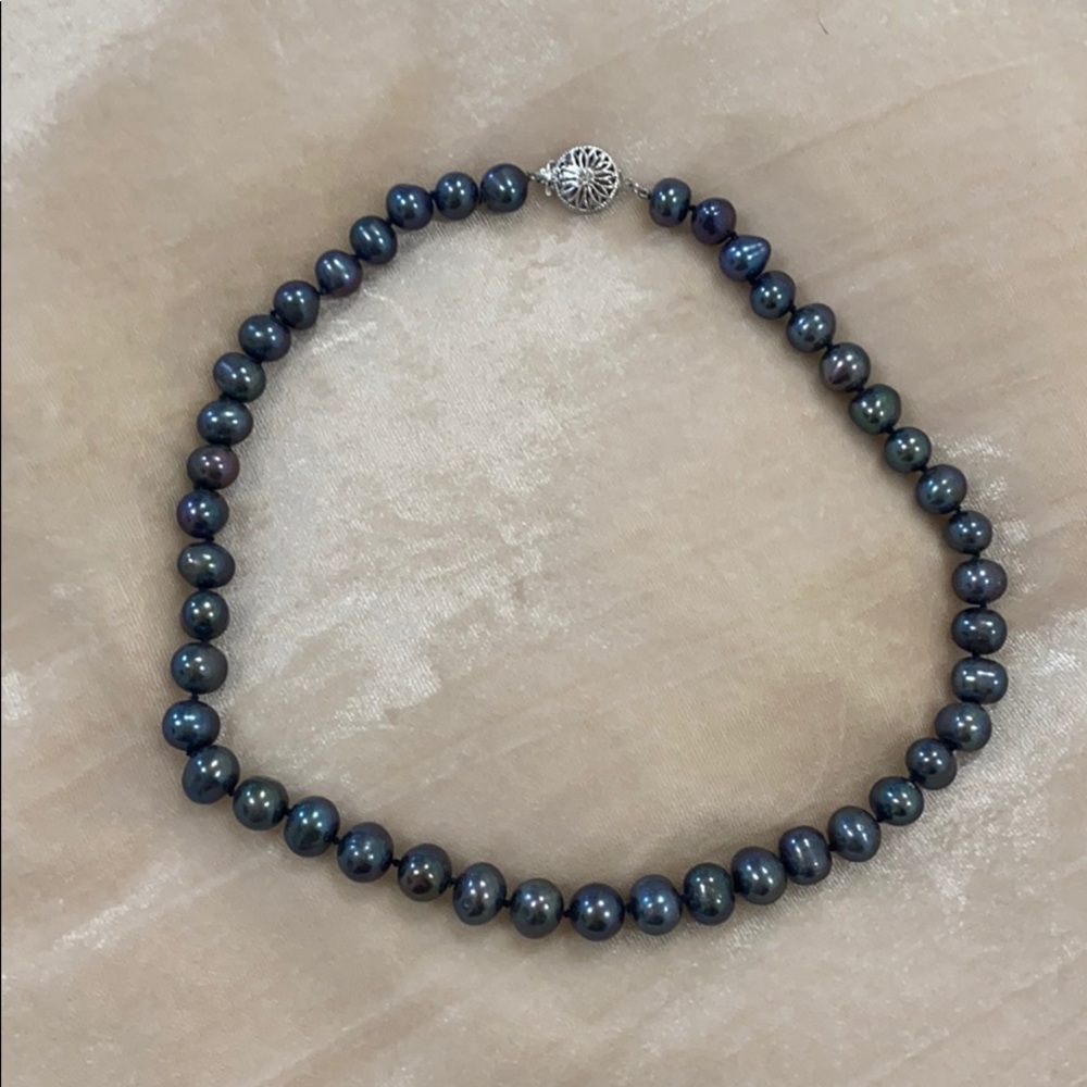 Black freshwater pearls